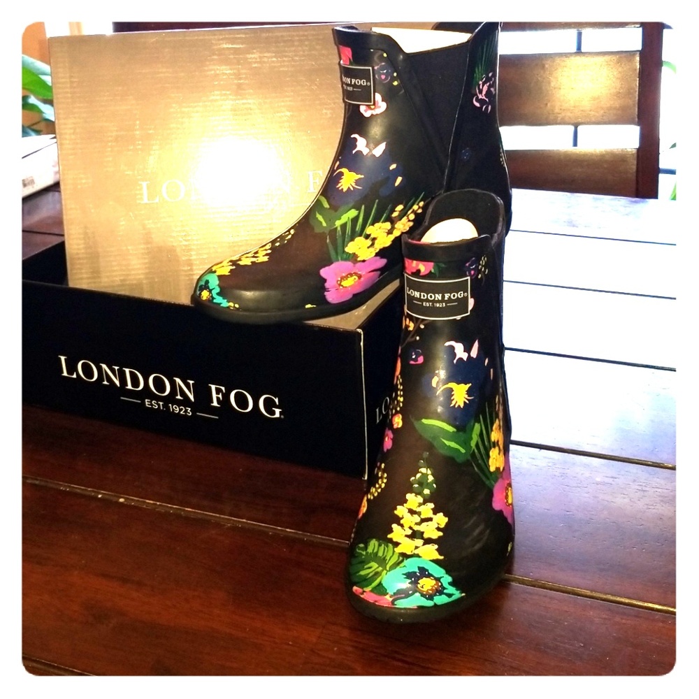London fog rubber booties sz 7